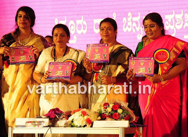 ಹಕ್ಕುಗಳಿಗಾಗಿ ಮಹಿಳೆಯರ ಹೋರಾಟ ನಿರಂತರ: ಉಮಾಶ್ರೀ